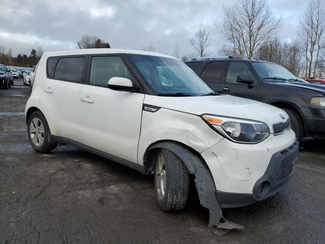 KNDJN2A27G7282186 - 2016 KIA SOUL WHITE photo 4