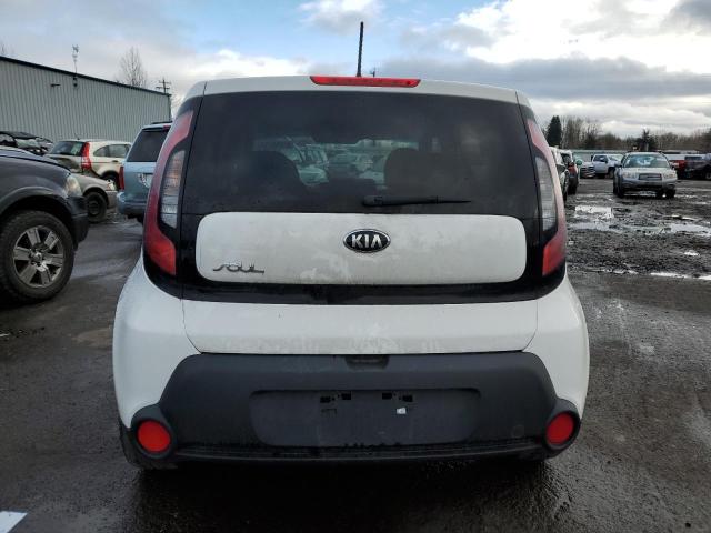 KNDJN2A27G7282186 - 2016 KIA SOUL WHITE photo 6