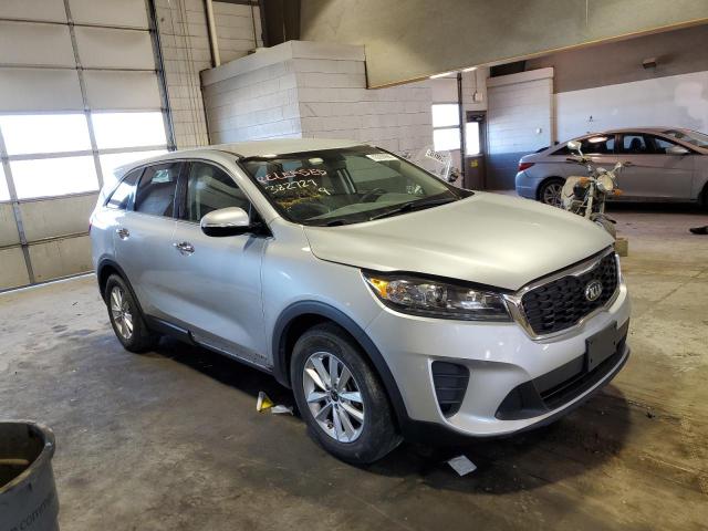 5XYPGDA59KG482766 - 2019 KIA SORENTO LX SILVER photo 4