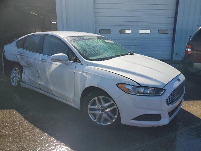 1FA6P0H70G5121279 - 2016 FORD FUSION SE WHITE photo 4