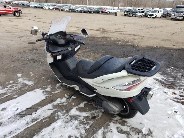 JS1CK44B1B2100507 - 2011 SUZUKI AN400 A WHITE photo 3