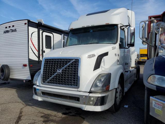 4V4NC9EH1CN546320 - 2012 VOLVO VN VNL WHITE photo 2