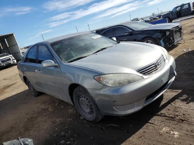 4T1BE32K65U621779 - 2005 TOYOTA CAMRY LE GRAY photo 4