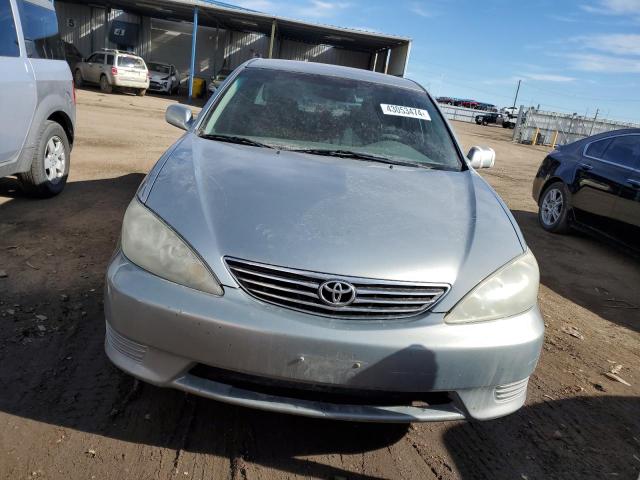 4T1BE32K65U621779 - 2005 TOYOTA CAMRY LE GRAY photo 5