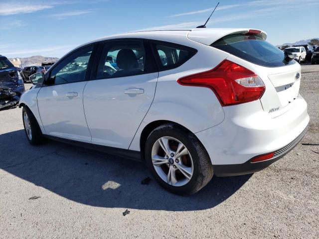 1FADP3K28EL255438 - 2014 FORD FOCUS SE WHITE photo 2