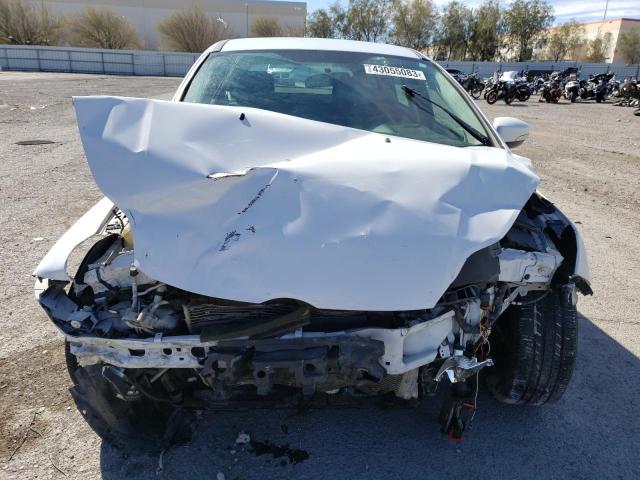 1FADP3K28EL255438 - 2014 FORD FOCUS SE WHITE photo 5