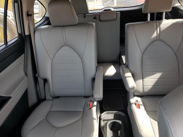 5TDGZRAHXNS124259 - 2022 TOYOTA HIGHLANDER XLE 银色 照片 10