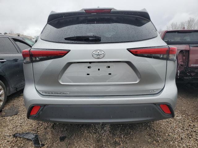 5TDGZRAHXNS124259 - 2022 TOYOTA HIGHLANDER XLE 银色 照片 6