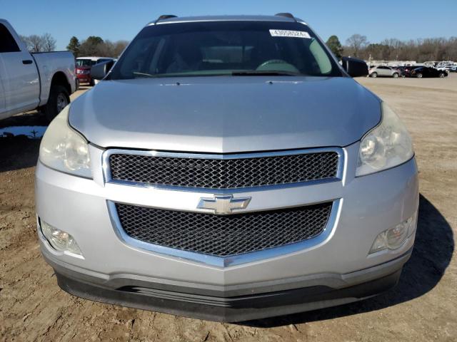 1GNKRFED5CJ317761 - 2012 CHEVROLET TRAVERSE LS SILVER photo 5