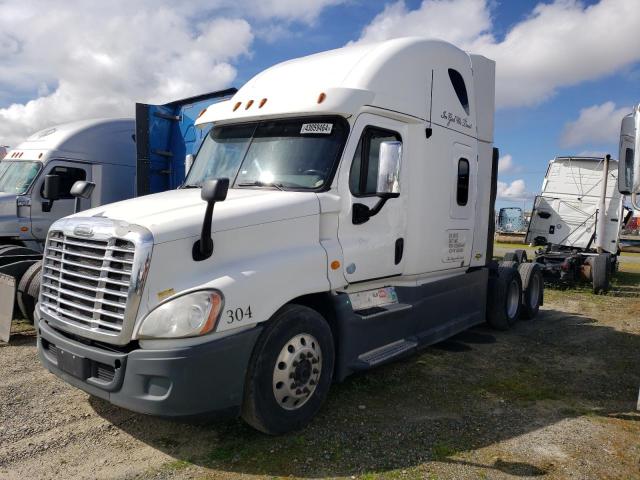 1FUJGLD54GLHE6667 - 2016 FREIGHTLINER CASCADIA 1 WHITE photo 2