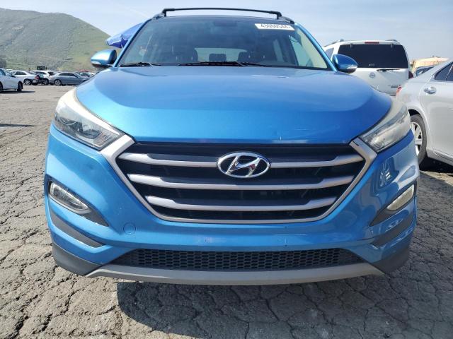 KM8J33A2XJU733899 - 2018 HYUNDAI TUCSON VALUE BLUE photo 5