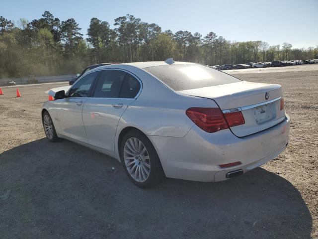 WBAKA83509CY33804 - 2009 BMW 750 I WHITE photo 2