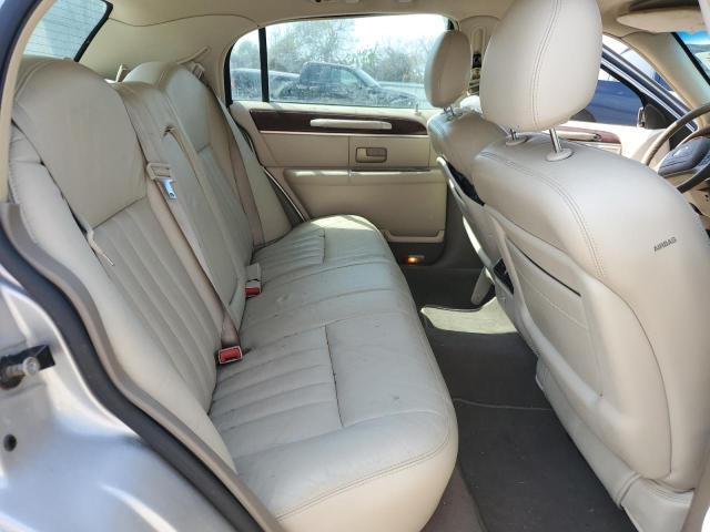 1LNHM81W84Y667779 - 2004 LINCOLN TOWN CAR EXECUTIVE SILVER photo 10
