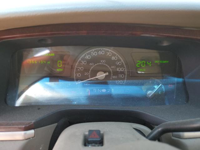 1LNHM81W84Y667779 - 2004 LINCOLN TOWN CAR EXECUTIVE SILVER photo 9