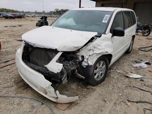 2A4RR2D11AR374548 - 2010 CHRYSLER TOWN & COU LX WHITE photo 2