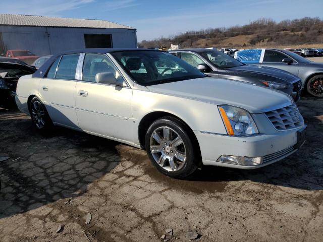 1G6KP5E90AU110519 - 2010 CADILLAC DTS PLATINUM TAN photo 4