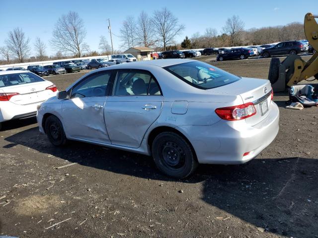 2T1BU4EE4DC952407 - 2013 TOYOTA COROLLA BASE SILVER photo 2