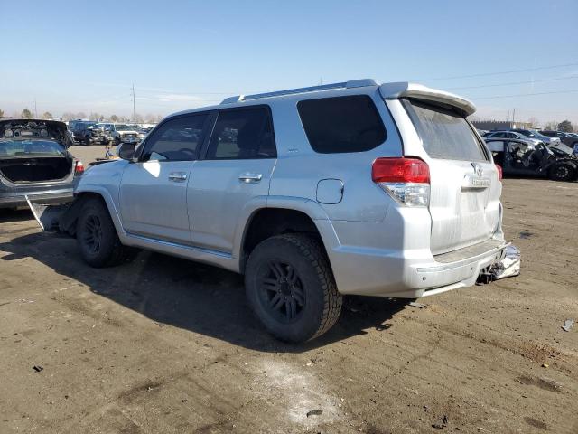 JTEBU5JR9D5131990 - 2013 TOYOTA 4RUNNER SR5 SILVER photo 2