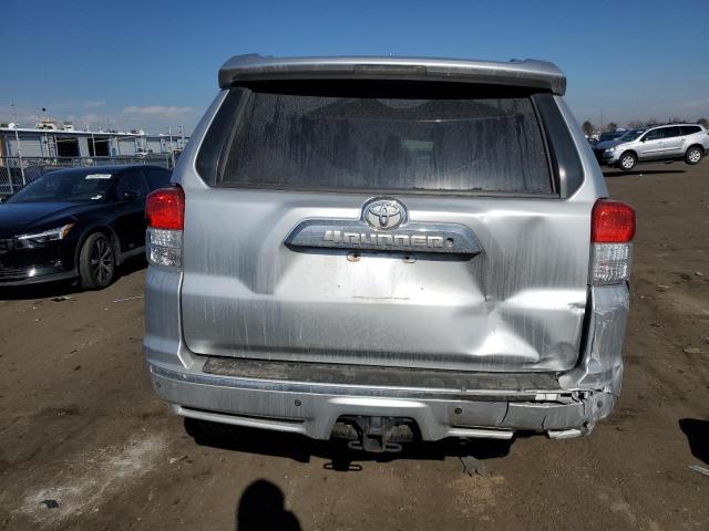 JTEBU5JR9D5131990 - 2013 TOYOTA 4RUNNER SR5 SILVER photo 6