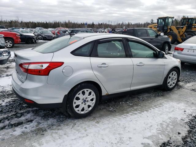 1FAHP3F29CL223137 - 2012 FORD FOCUS SE SILVER photo 3