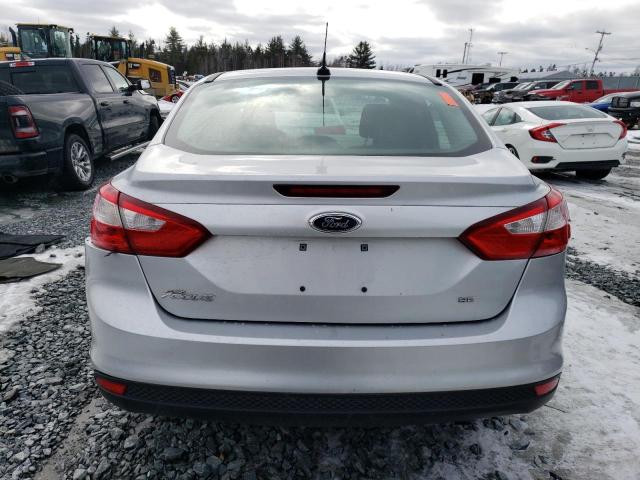 1FAHP3F29CL223137 - 2012 FORD FOCUS SE SILVER photo 6