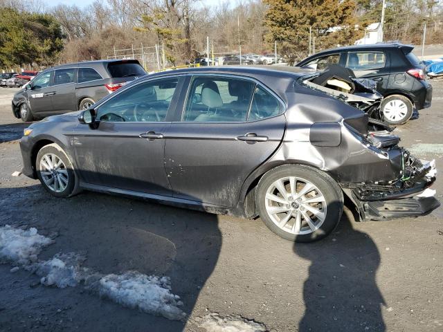 4T1C11AK4MU479677 - 2021 TOYOTA CAMRY LE GRAY photo 2