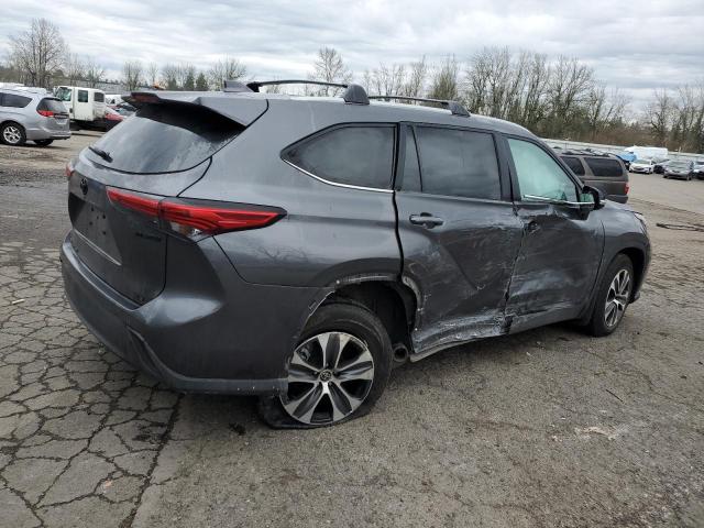 5TDKBRCH9PS567789 - 2023 TOYOTA HIGHLANDER HYBRID XLE GRAY photo 3