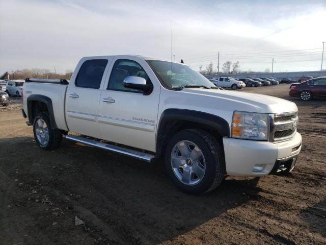 3GCPKTE39BG321126 - 2011 CHEVROLET SILVERADO K1500 LTZ WHITE photo 4