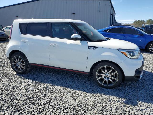 KNDJX3AA1J7607655 - 2018 KIA SOUL ! WHITE photo 4