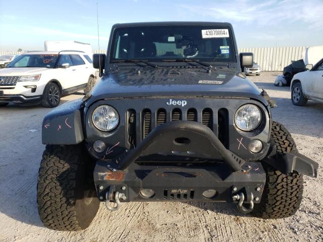 1C4BJWDGXJL912148 - 2018 JEEP WRANGLER U SPORT GRAY photo 5