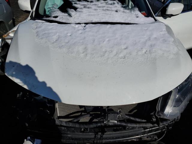 KNMAT2MV8JP565442 - 2018 NISSAN ROGUE S WHITE photo 11