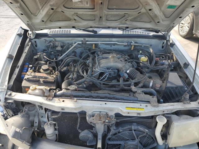 5N1ED28T61C515343 - 2001 NISSAN XTERRA XE SILVER photo 11