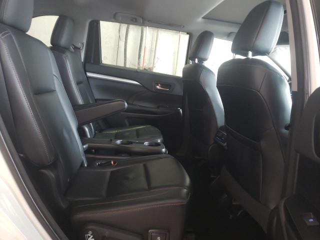 5TDJKRFH3GS239212 - 2016 TOYOTA HIGHLANDER XLE WHITE photo 11