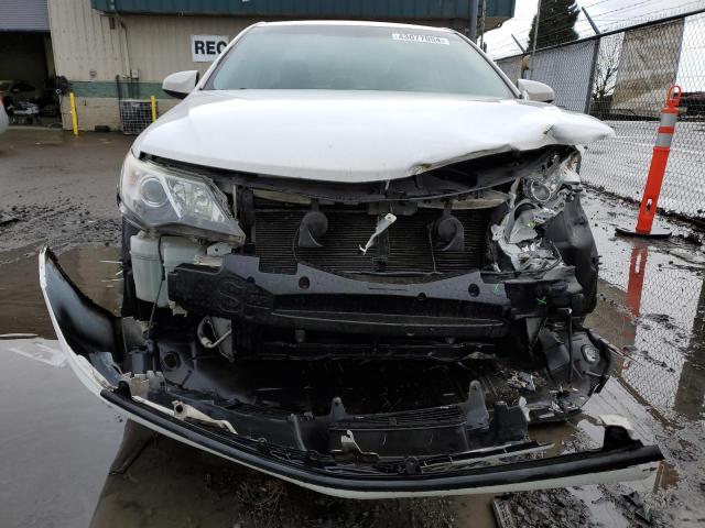 4T1BF1FK3EU341216 - 2014 TOYOTA CAMRY L WHITE photo 5