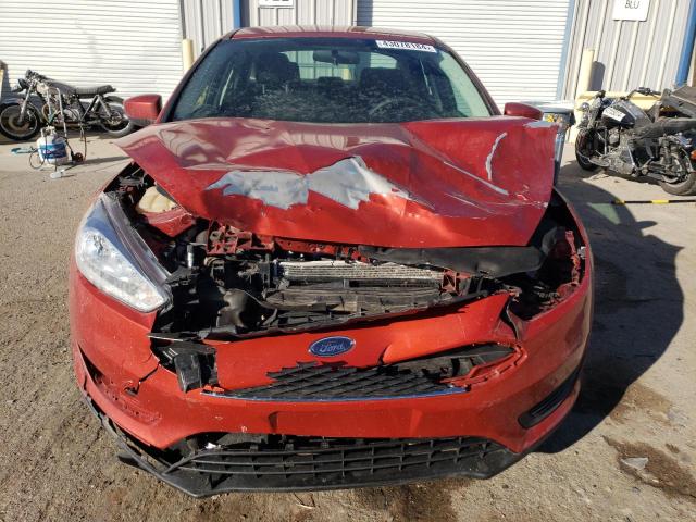 1FADP3FEXJL322247 - 2018 FORD FOCUS SE RED photo 5