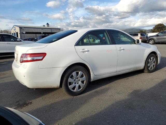 4T1BF3EK8BU654044 - 2011 TOYOTA CAMRY BASE WHITE photo 3