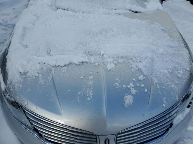 3LN6L2G93FR615213 - 2015 LINCOLN MKZ SILVER photo 11