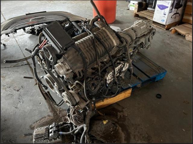 18B0SSALE43079523 - 2018 CHEVROLET MOTOR SILVER photo 2