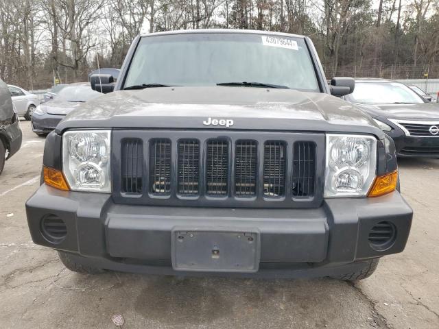 1J8HG48K16C354993 - 2006 JEEP COMMANDER BLACK photo 5