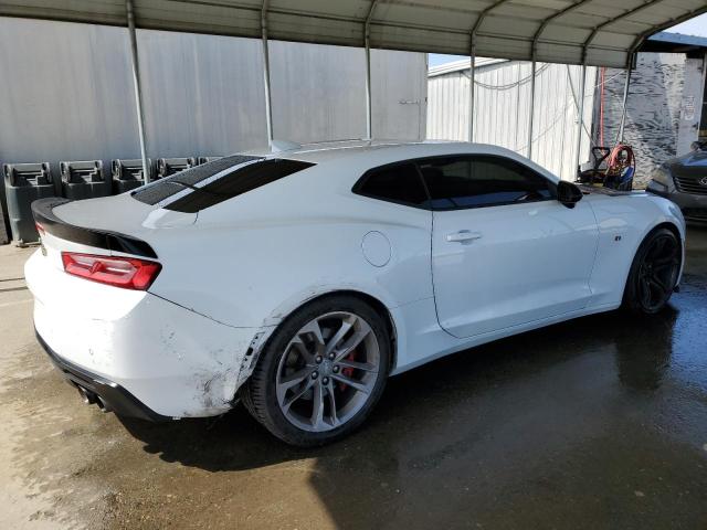 1G1FG1R72J0144705 - 2018 CHEVROLET CAMARO SS WHITE photo 3