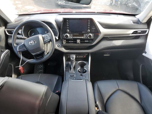 5TDGZRBH8MS132650 - 2021 TOYOTA HIGHLANDER XLE RED photo 8