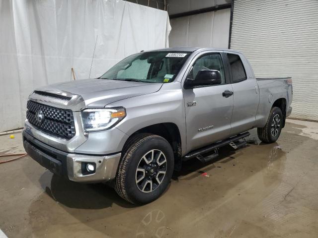 5TFUY5F14JX722796 - 2018 TOYOTA TUNDRA DOUBLE CAB SR/SR5 SILVER photo 1