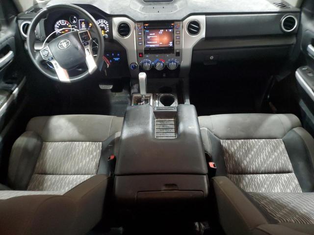 5TFUY5F14JX722796 - 2018 TOYOTA TUNDRA DOUBLE CAB SR/SR5 SILVER photo 8