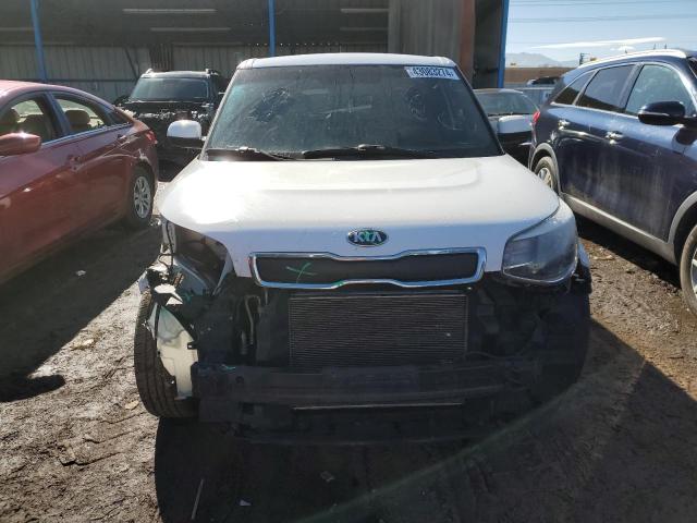 KNDJN2A28E7737494 - 2014 KIA SOUL WHITE photo 5