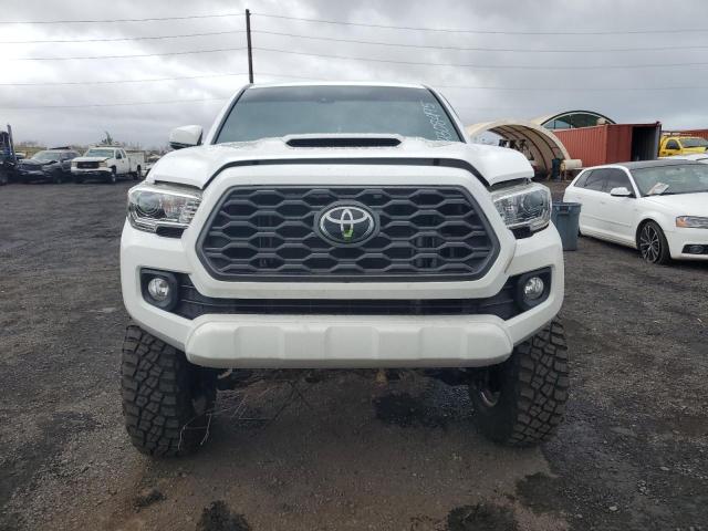 5TFCZ5AN5LX227948 - 2020 TOYOTA TACOMA DOUBLE CAB WHITE photo 5