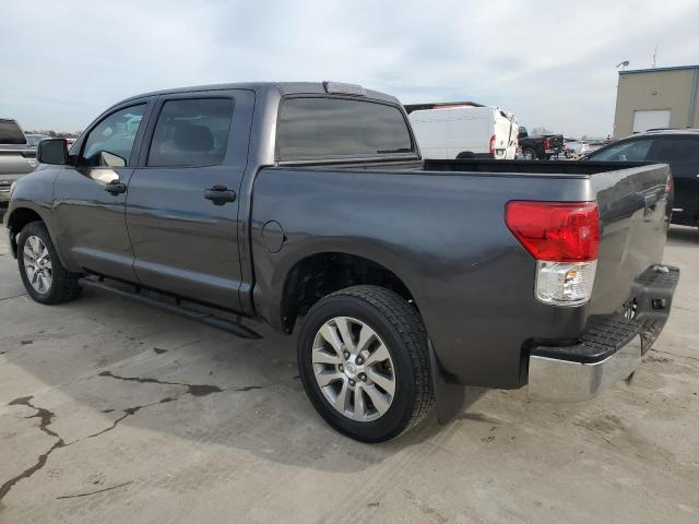 5TFDW5F1XBX180871 - 2011 TOYOTA TUNDRA CREWMAX SR5 GRAY photo 2