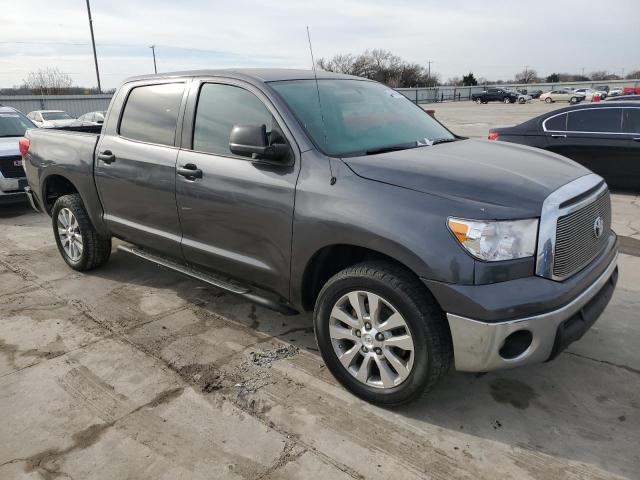 5TFDW5F1XBX180871 - 2011 TOYOTA TUNDRA CREWMAX SR5 GRAY photo 4