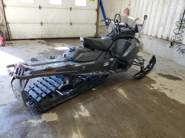 2BPSUGJC3JV000023 - 2018 SKI DOO RENEGADE BLACK photo 4