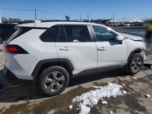 2T3RWRFV2RW187490 - 2024 TOYOTA RAV4 XLE WHITE photo 3