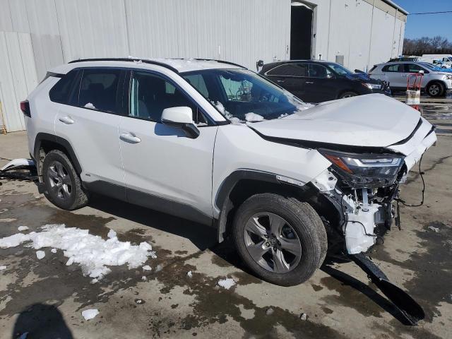 2T3RWRFV2RW187490 - 2024 TOYOTA RAV4 XLE WHITE photo 4